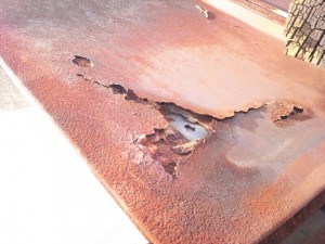 3-5-3既存屋根穴あきサビ